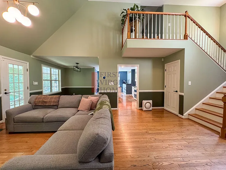 202 Blackthorn Ln — Photo 6