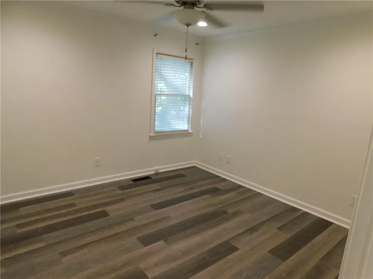 2460 Hinton Rd — Photo 13