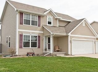 325 NW Waterview Ct, Ankeny, IA 50023
