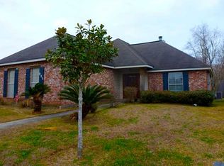 146 Wild Rose Ln, Youngsville, LA 70592