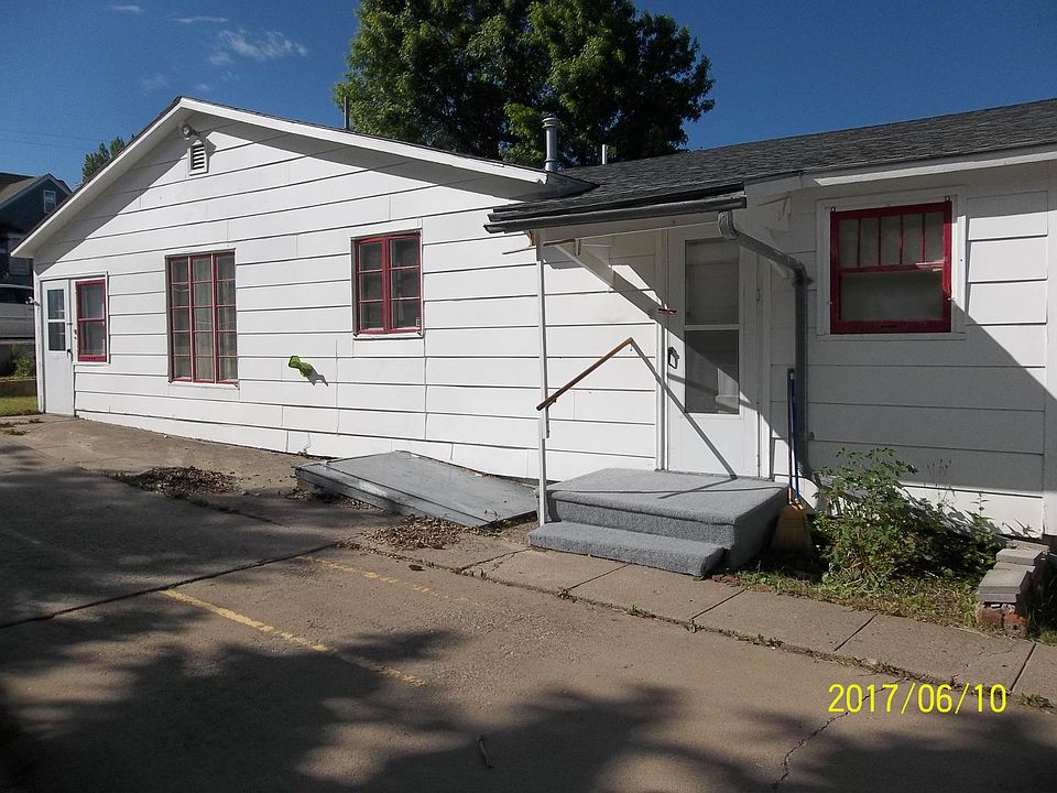 2nd image of 218 S Central Ave