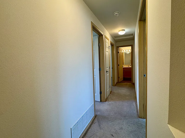 7470 Leeside Dr — Photo 26