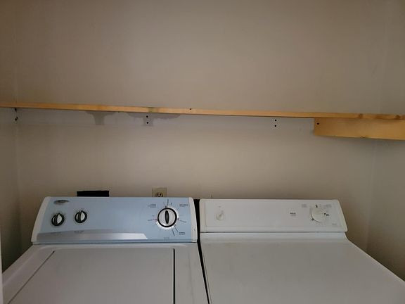 Washer/Dryer in unit