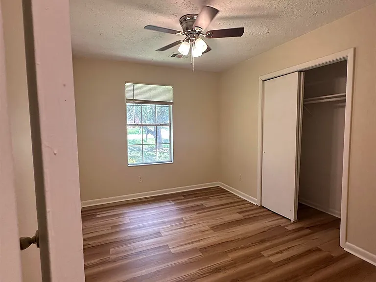 2302 Macy Ave — Photo 11