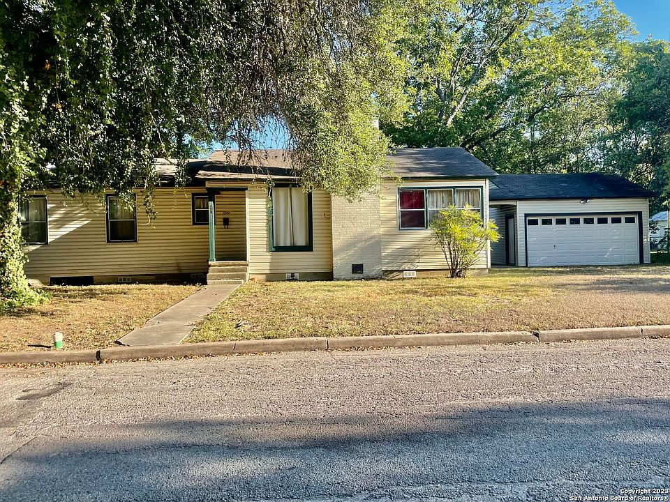 1st image of 1073 E HUMPHREYS ST