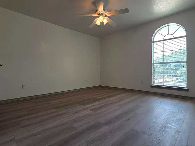 room 2 pic 2