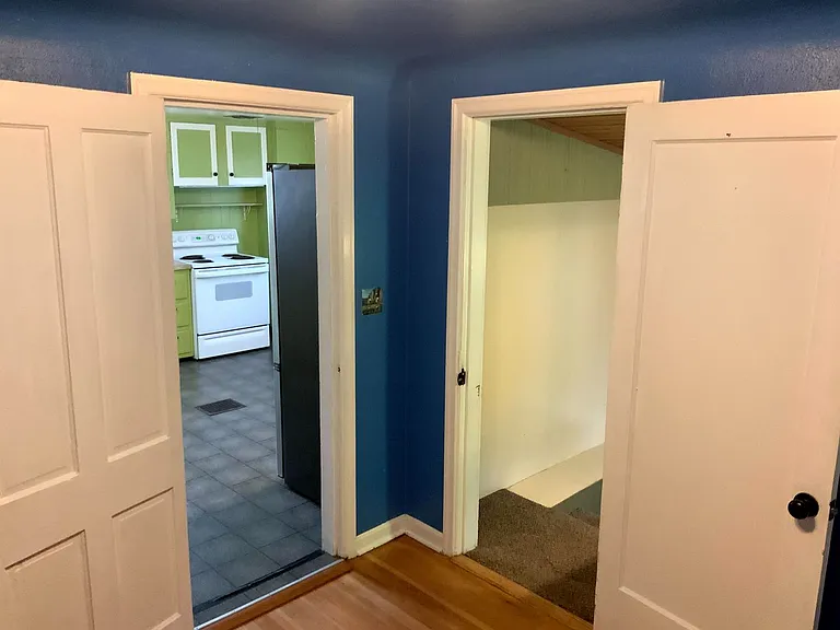 4 Bedroom, 1.5 Bath House — Photo 16