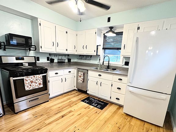 3rd image of 3617 Cascade St