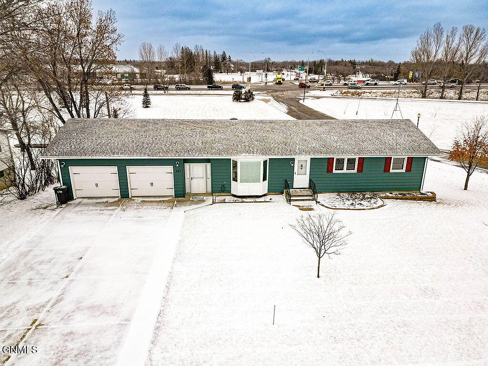 1st image of 431 Oak Hills Dr