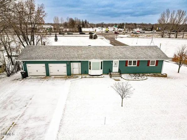 431 Oak Hills Dr, Detroit Lakes, MN 56501