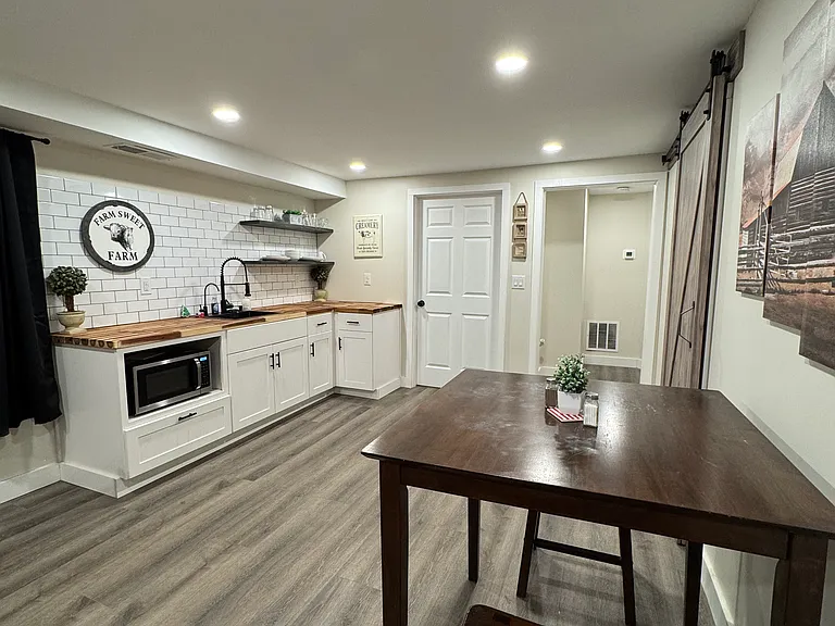 3425 Sharon Dr #2 — Photo 2