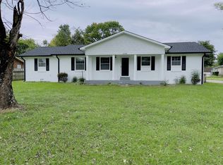 888 Leigh Ln, Gallatin, TN 37066