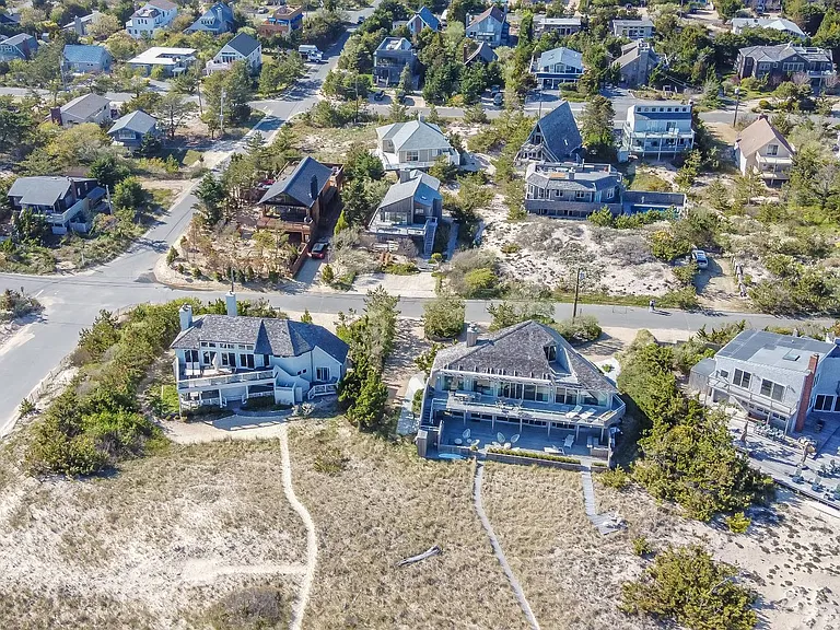 55 Shore Rd — Photo 16