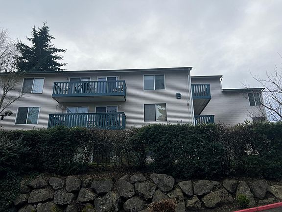 3rd image of 17431 Ambaum Blvd S Unit B6