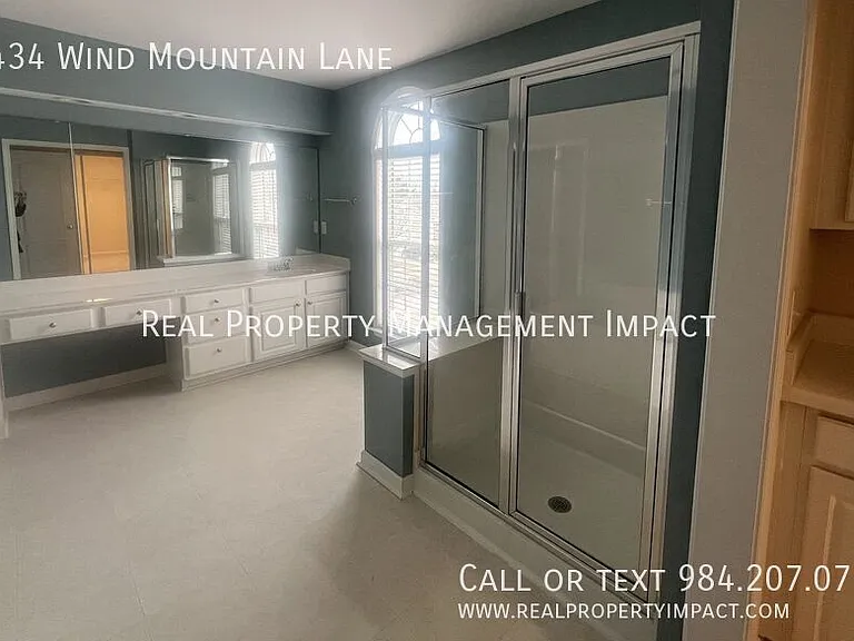 5434 Wind Mountain Ln — Photo 38
