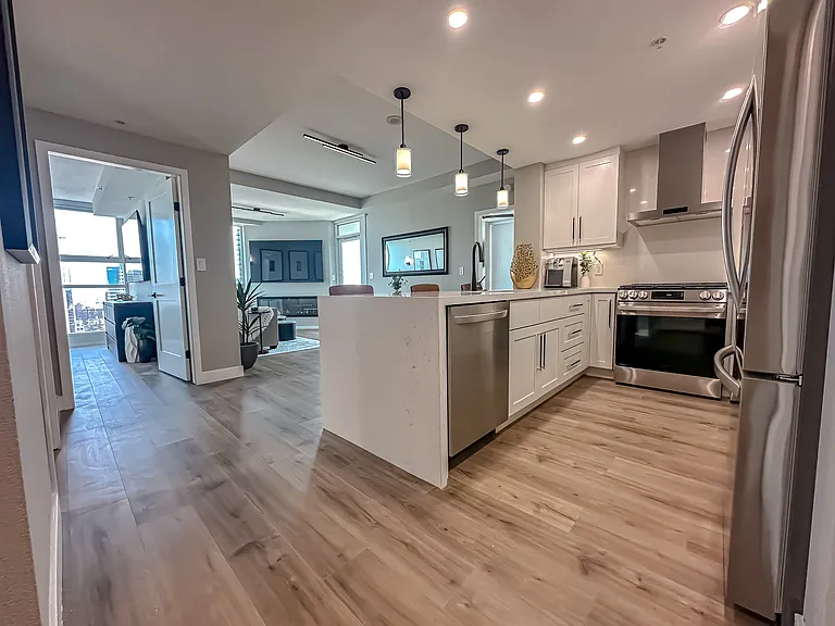 300 W Beech St #2202 — Photo 7