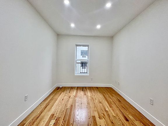 5th image of 392 S 5th St APT 21