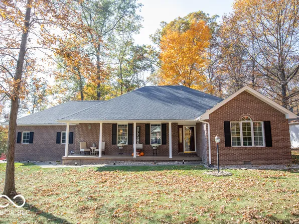 395 Persimmon Dr, North Vernon, IN 47265