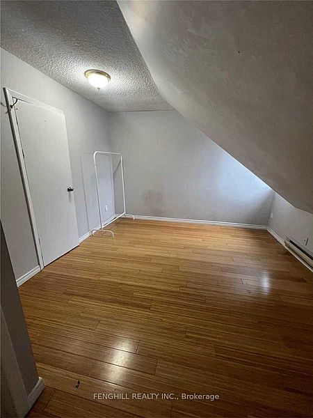 Toronto House for rent - 4 Bedrooms — photo 6