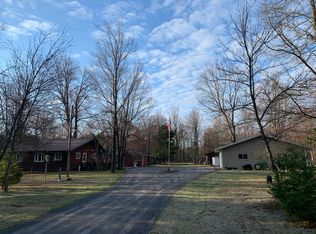 N10435 Parkway Rd, Crivitz, WI 54114