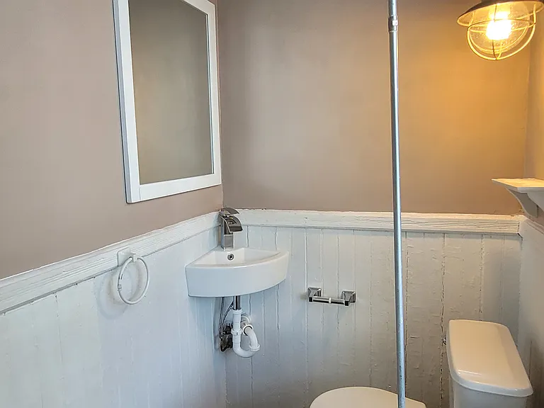 Bathroom - Original clawfoot bathtub/shower & 2" blinds