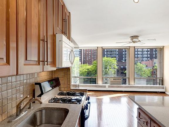 5th image of 343 E 30th St APT 5G