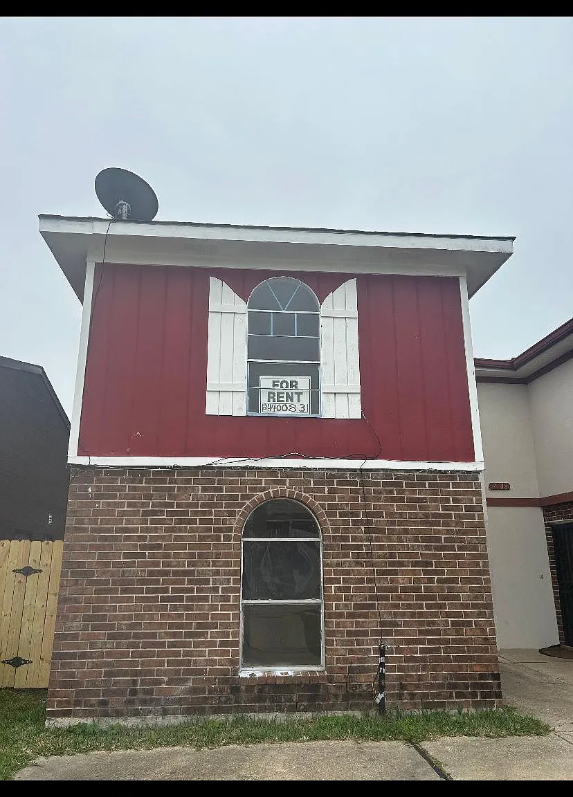 7836 Sail St — Photo 3