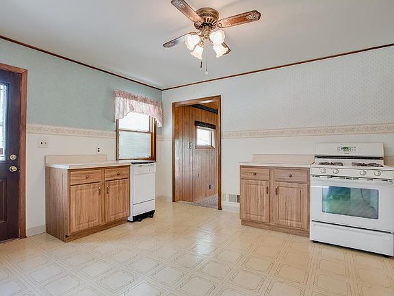 5th image of 1249 Ryan Ave E