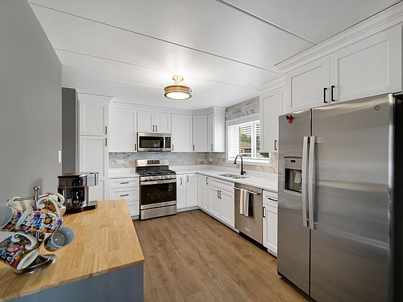 5th image of 17037 Grissom Dr APT 1S