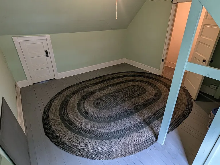1543 Louisa St — Photo 9