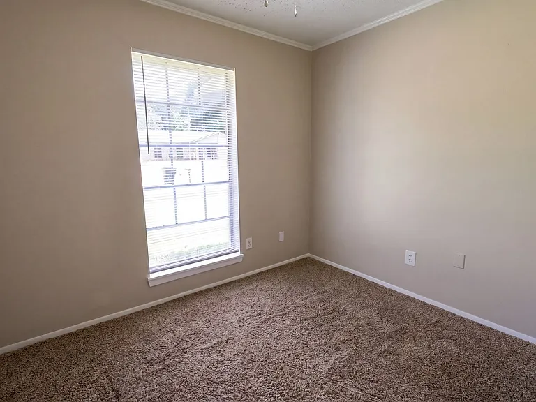 1523 Teekell St — Photo 12