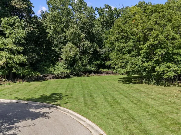 42 Beresford Ct, Bloomfield Hills, MI 48304
