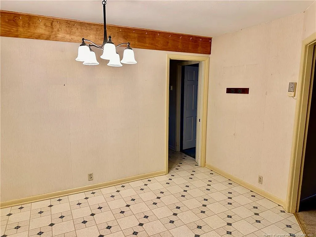 5214 Rodwell Rd — Photo 3