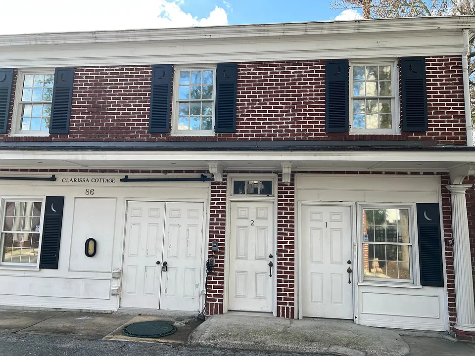 Front of Cottage Unit 1