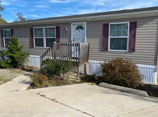 1 Maple Tree Ct, Manahawkin, NJ 08050