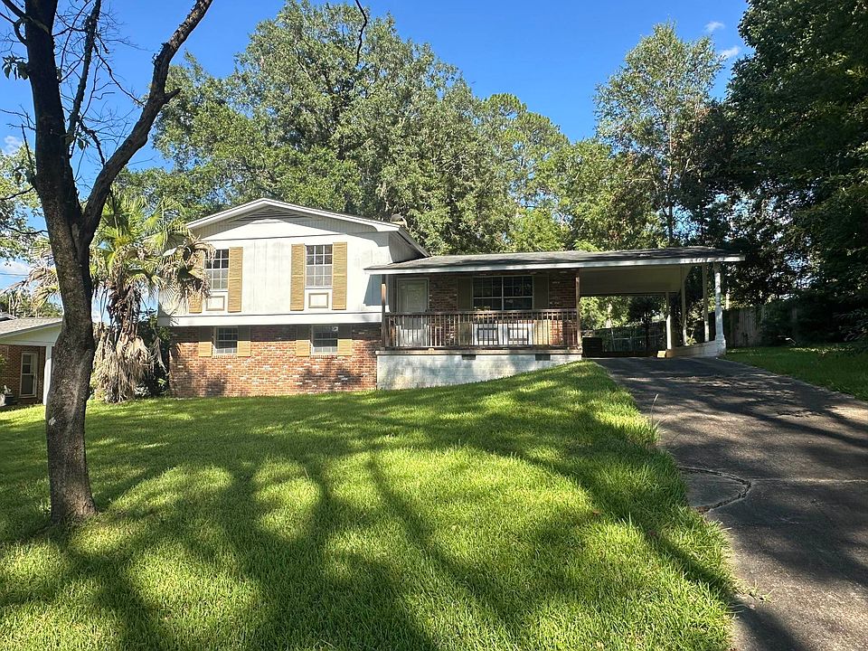 1st image of 2405 Almond Dr