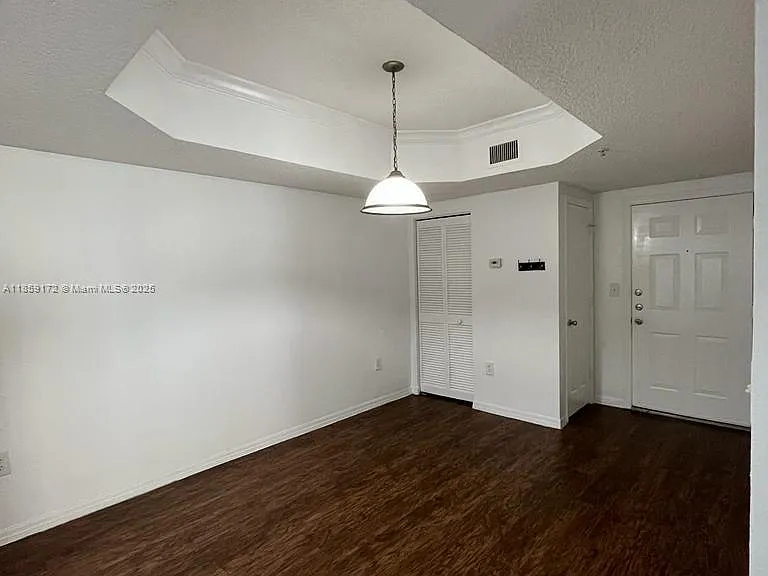215 SW 117th Ter — Photo 3