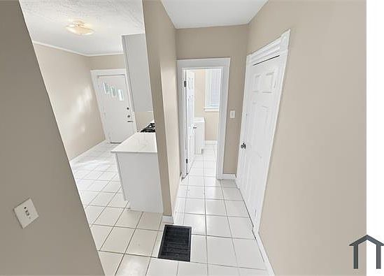 3rd image of 21 Hilton St #23