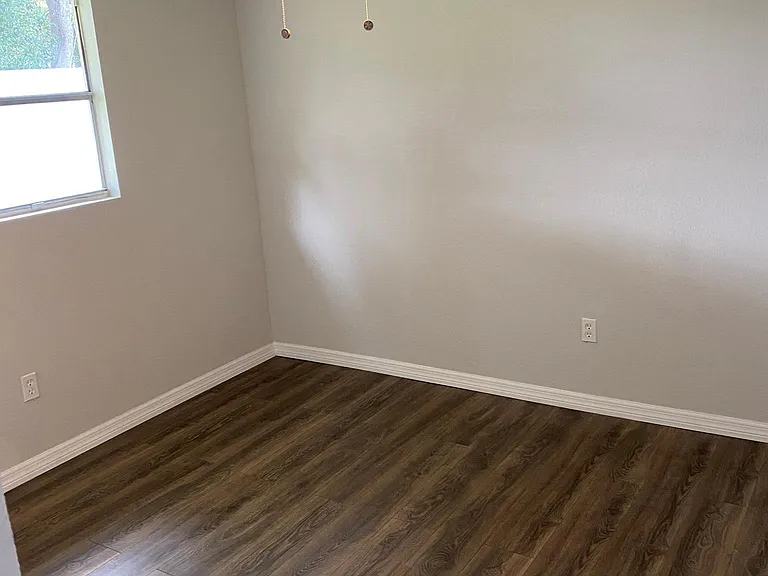 4250 Las Vegas Dr — Photo 6