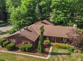 5911 Woodland Dr, North Ridgeville, OH 44039