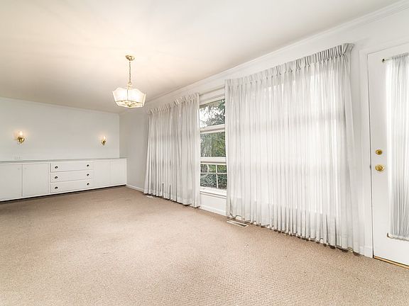 4th image of 1201 W Beechwood Ave