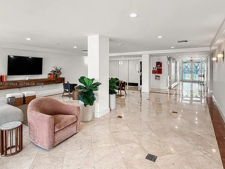 1455 N Treasure Dr #6H — Photo 3