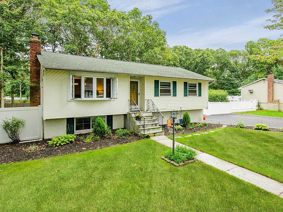 1st image of 139 Greenhaven Dr