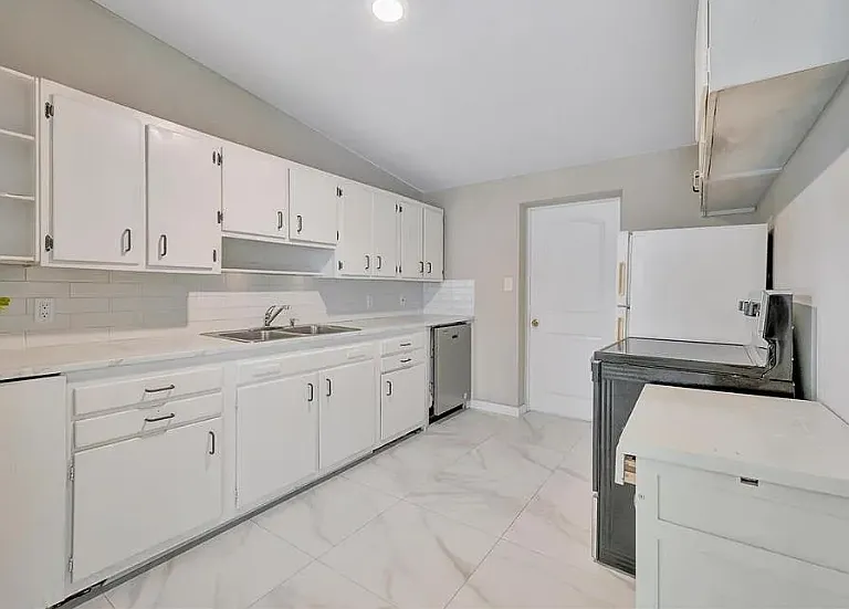 6607 Georgia Ave — Photo 3