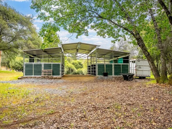10 Hollow Ln, Greenwood, CA 95635