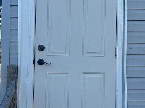 2nd image of 600 Main St