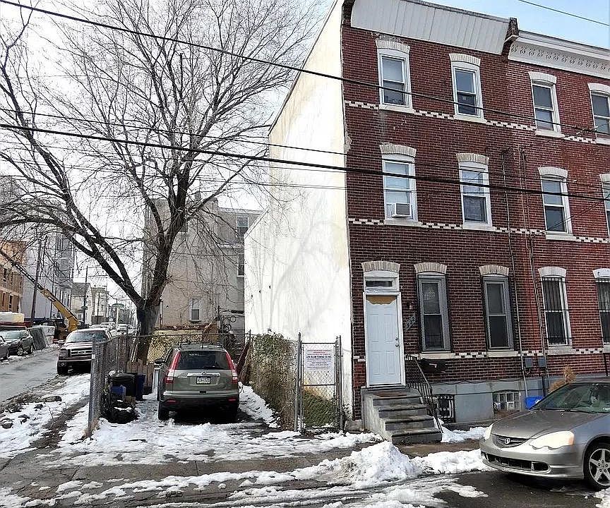 1st image of 520-522 N 32nd St