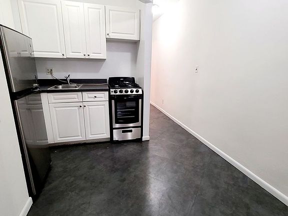 4th image of 44 W 74th St #2B