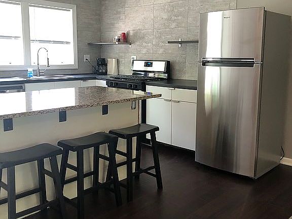 3rd image of 3084 Burris Dr