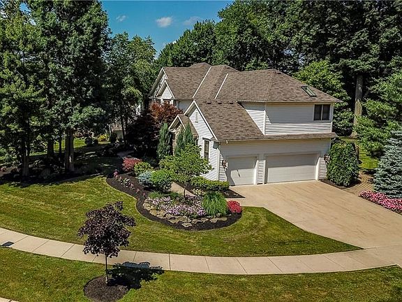 3rd image of 6471 Huntington Dr